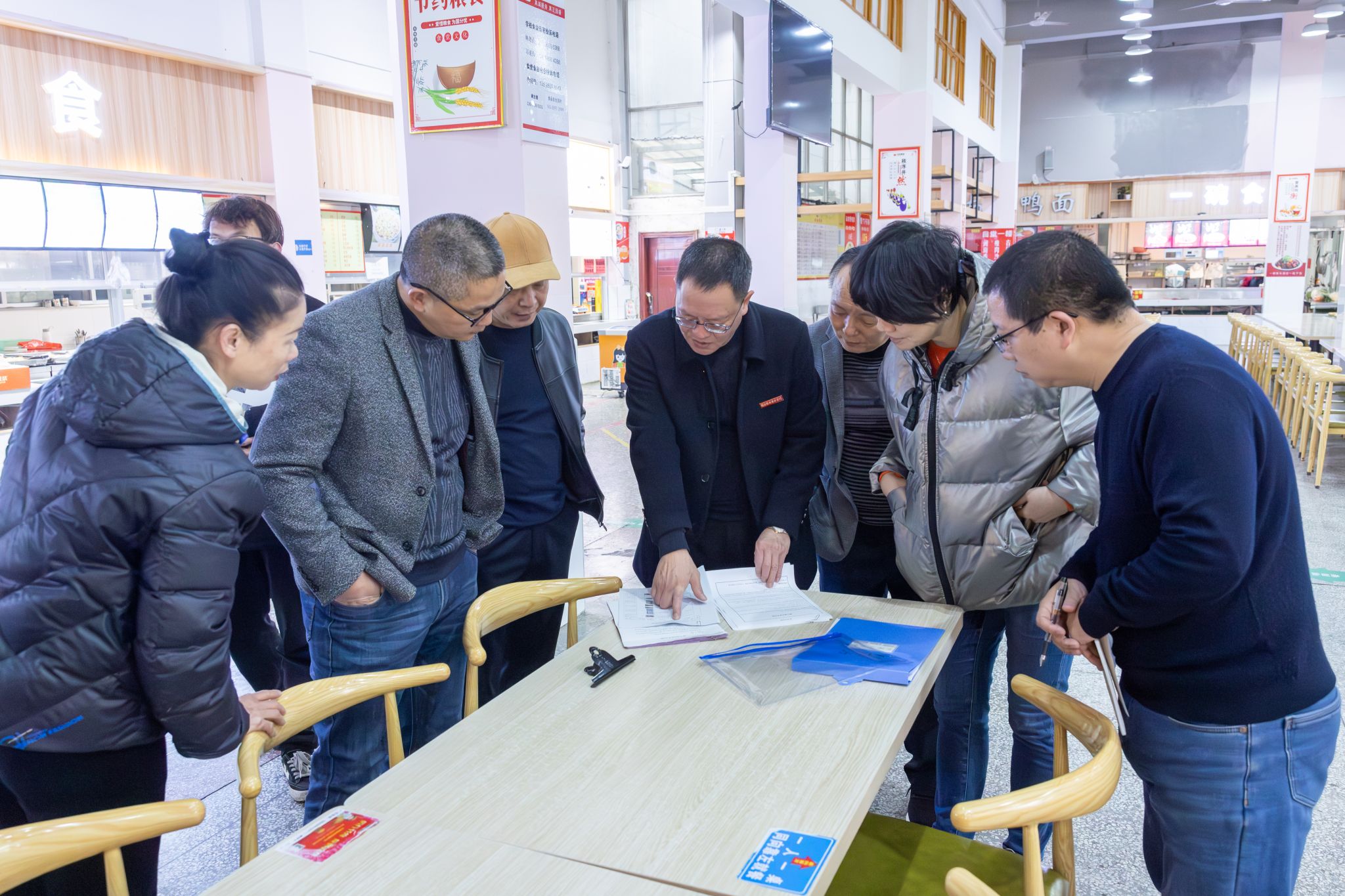 校领导检查督导新学期开学准备工作