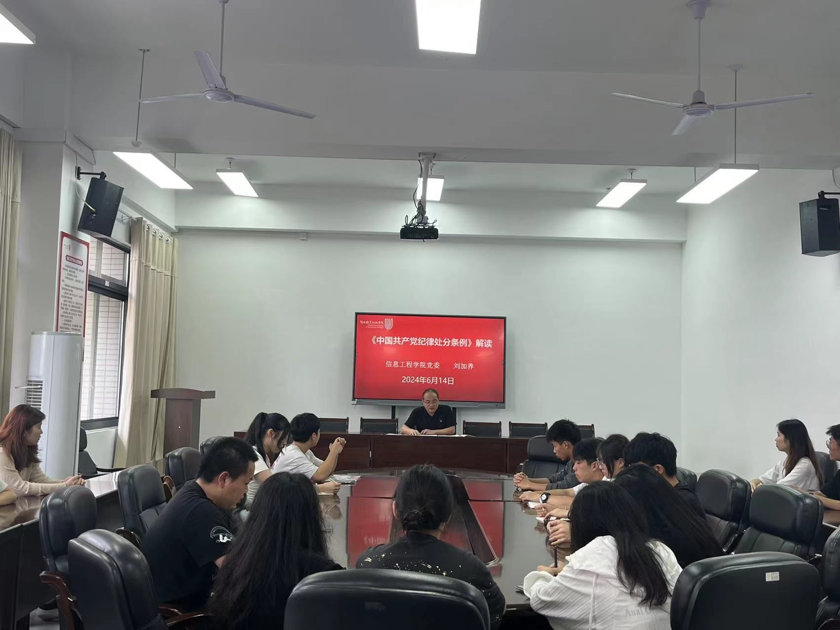 ff6bacfe47aff6fa9bdd90ac25d9da8