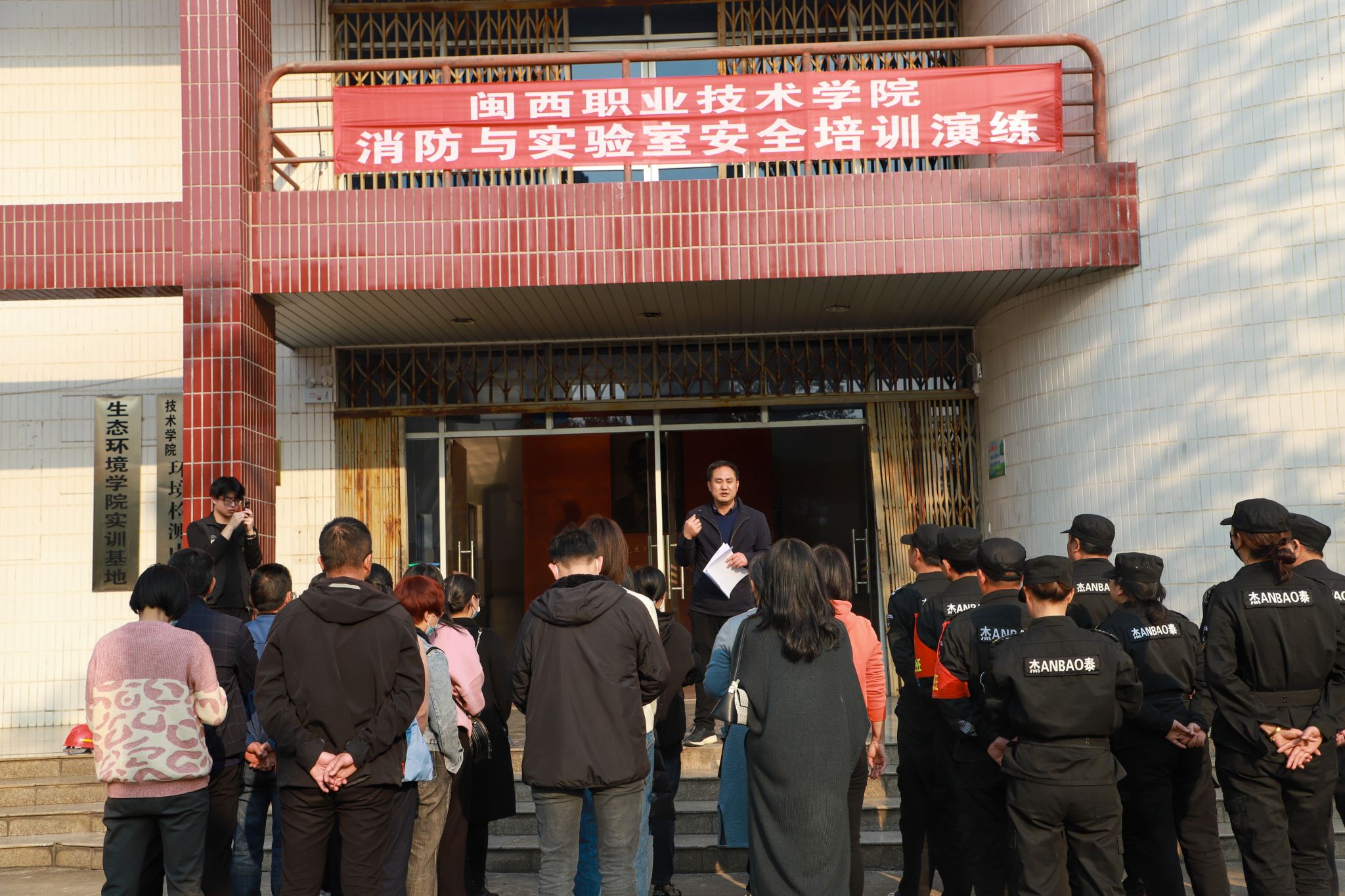 9817c6b92a1665e64730ddaa5ab909f